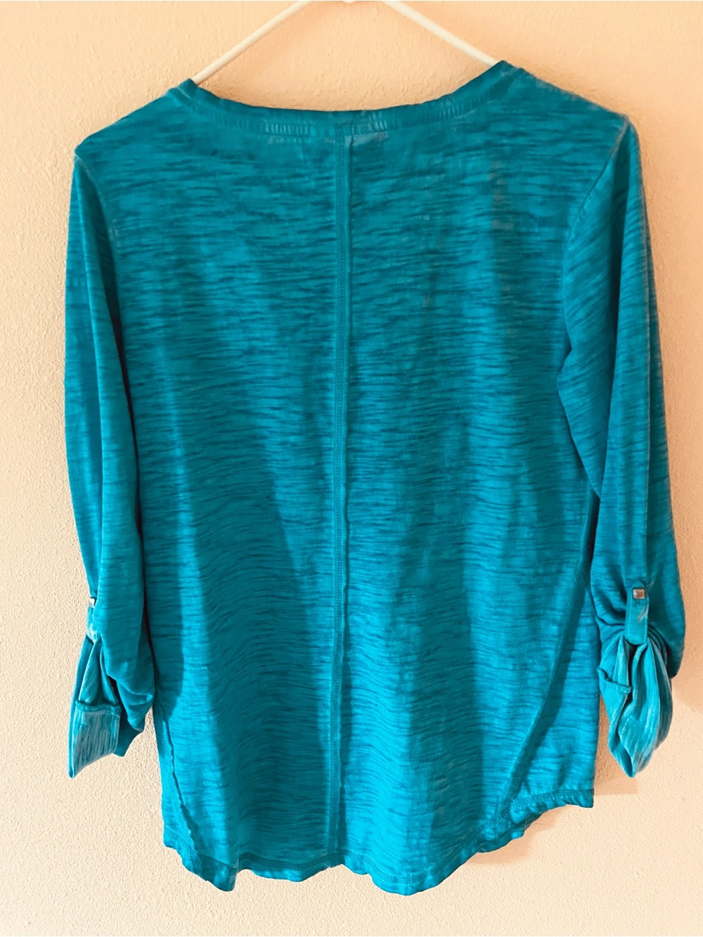 Women’s Ariat Teal Pullover Shirt, Roll Tab Sleeves, Size Medium - Picture 2 of 9